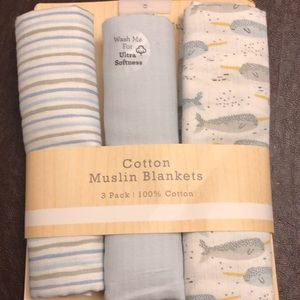 Mix of swaddling blankets- unused, brand new